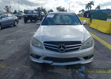 2009 Mercedes-Benz C 300 Luxury/Sport из США, поврежденный, VIN WDDGF54X59F230456